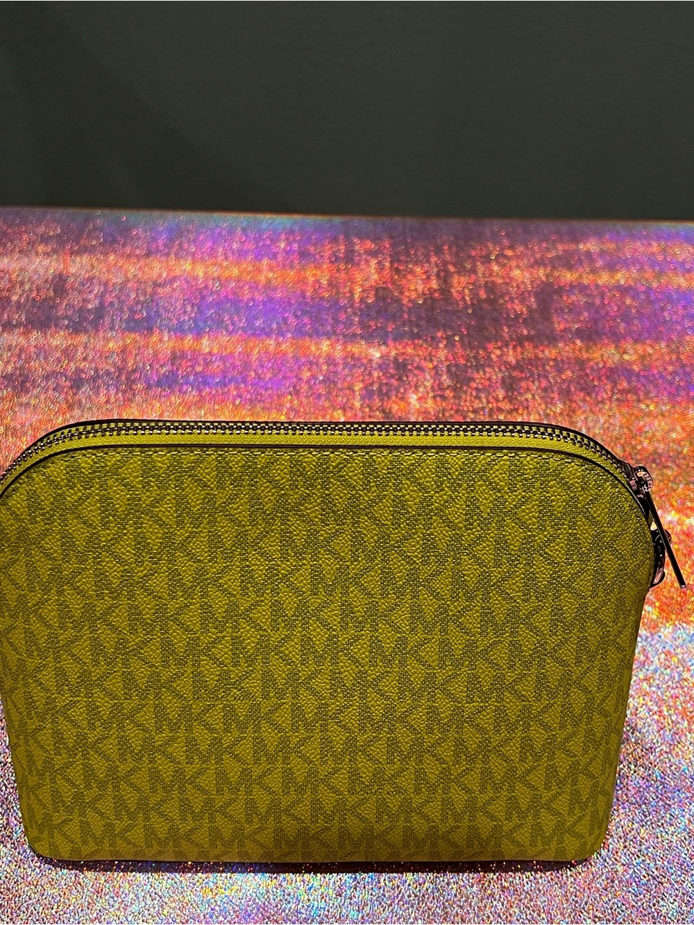 Michael Kors Lime Signature Crossbody Bag - Picture 3 of 7